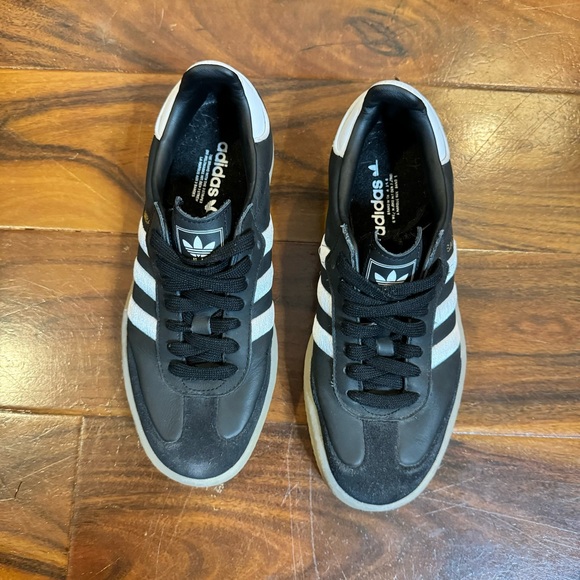 Adidas women’s size 6 black and white samba athletic shoes - Picture 1 of 7
